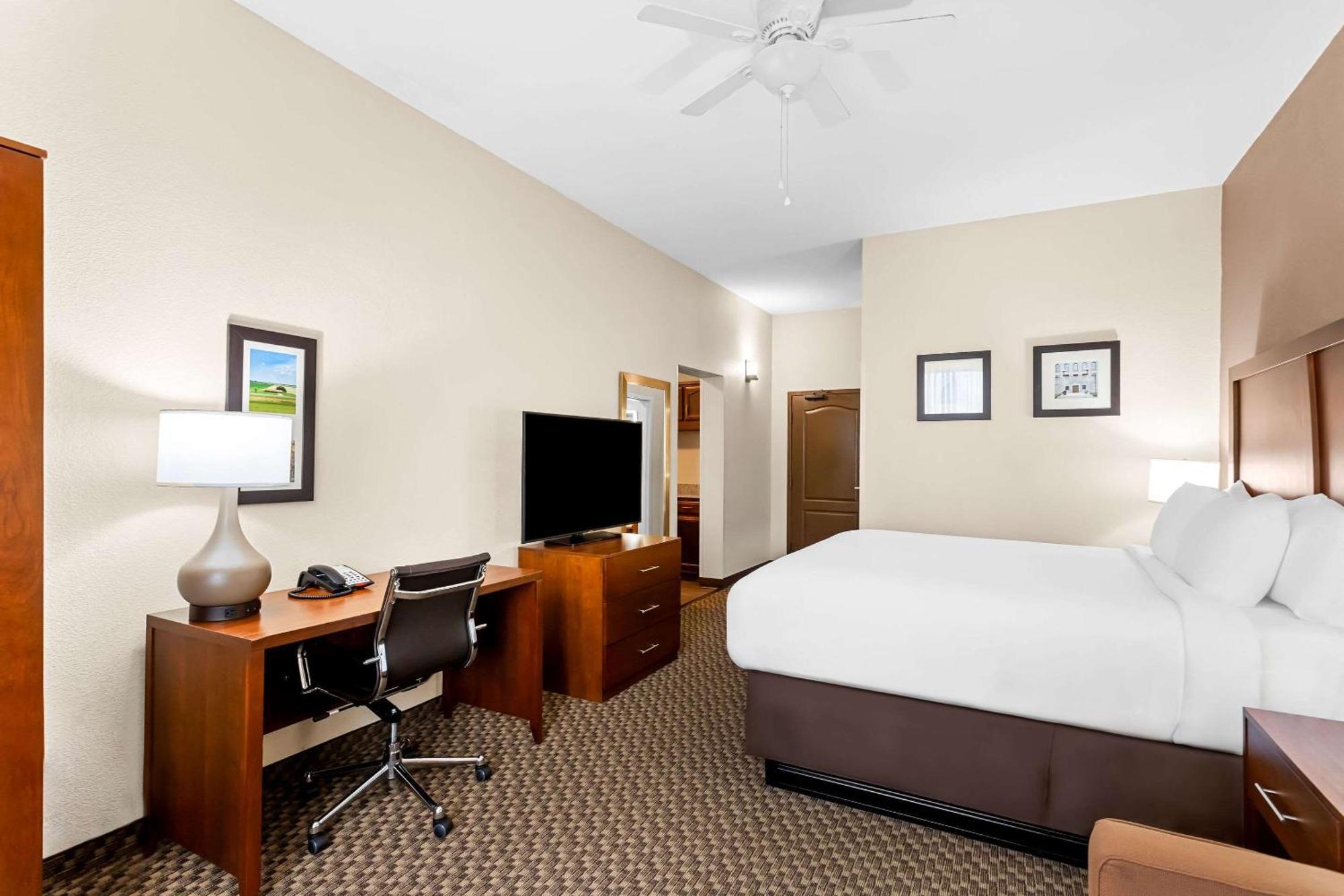 Comfort Inn & Suites Grenada Exterior photo